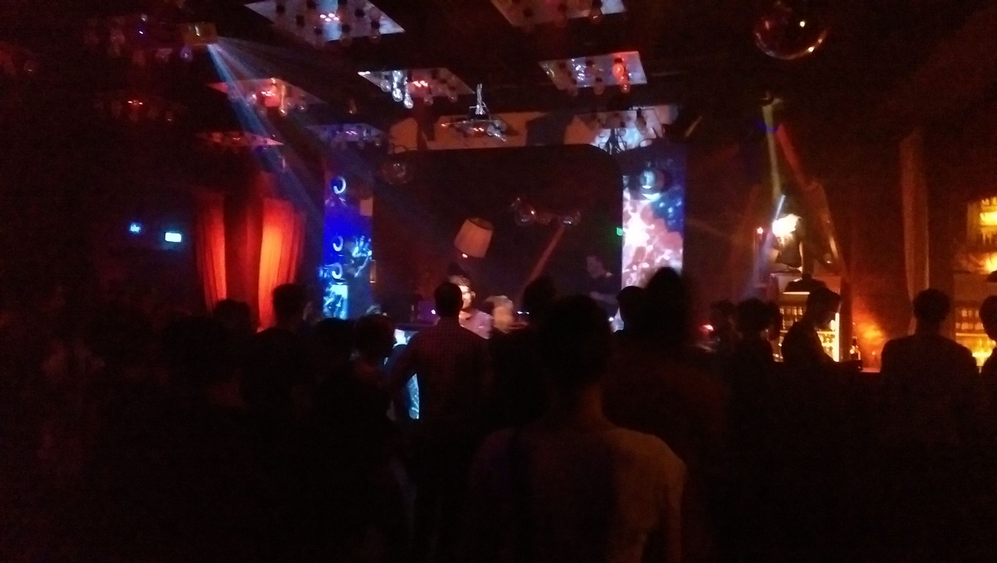 IMAG2209 BURST017