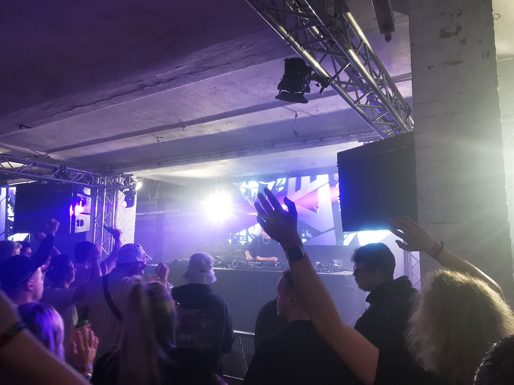 092 IMG 20230409 230942 BURST002